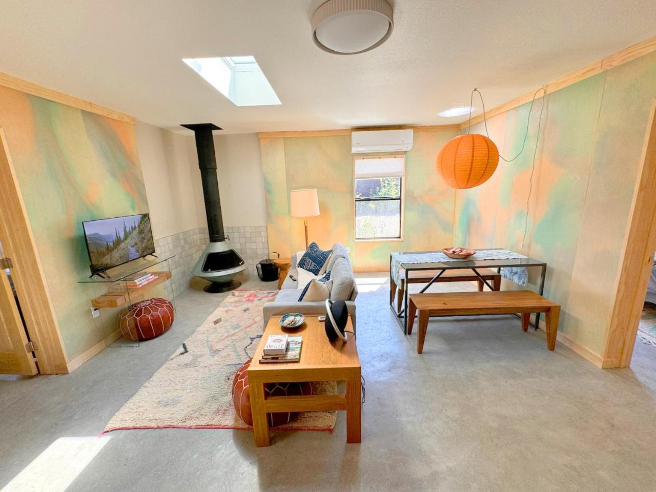 La Dea - Entire Boutique *